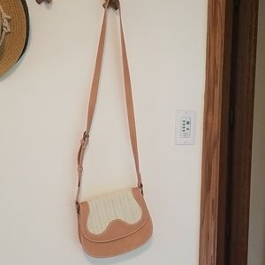 Universal thread woven purse